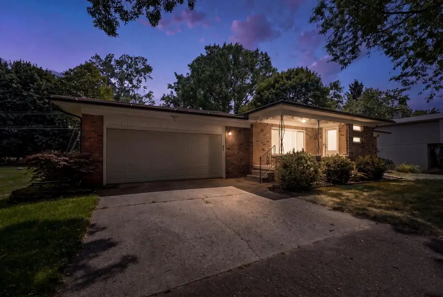 349 Nesbit Lane, Rochester Hills, MI 48309 - #3