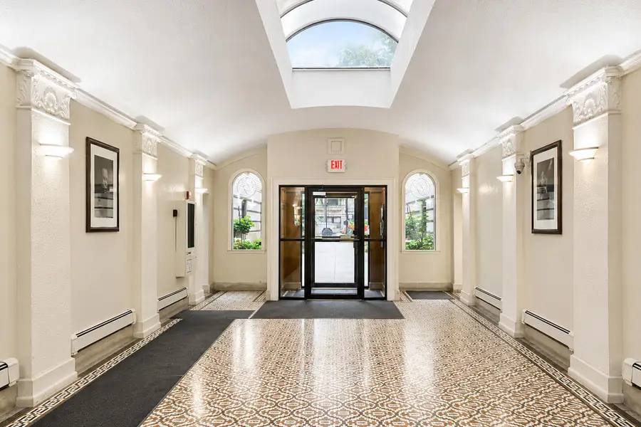 120 Seward Avenue Unit: Unit 201, Detroit, MI 48202 - #3