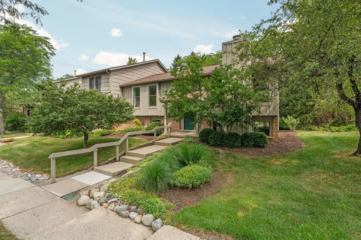 2250 Rivenoak Court, Ann Arbor, MI Yes - #1