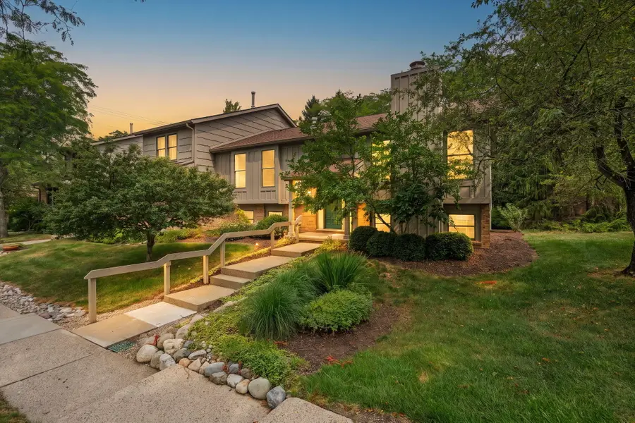 2250 Rivenoak Court, Ann Arbor, MI Yes - #3