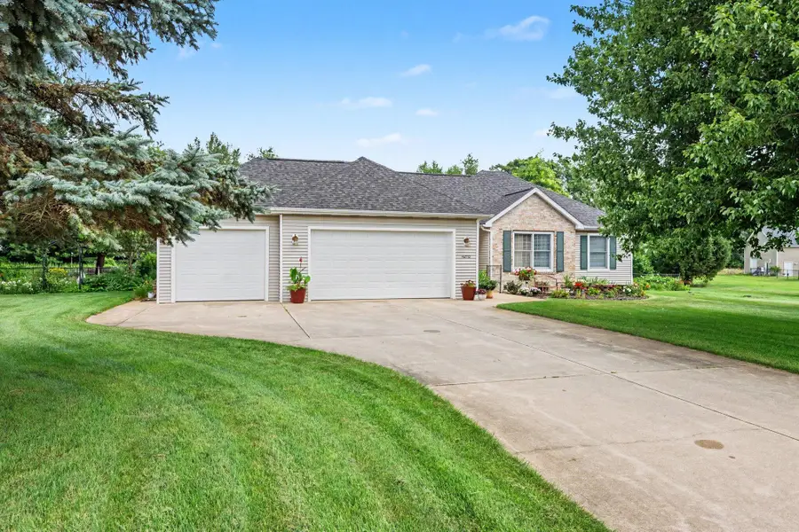 46820 Woodfield Drive, Mattawan, MI 49071 - #3