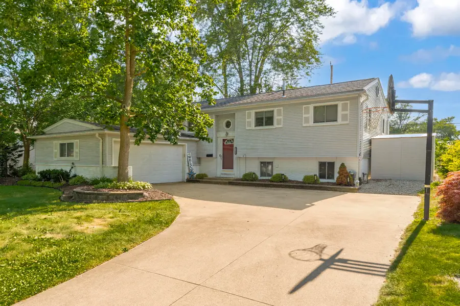 21009 Robinwood Street, Farmington, MI 48336 - #2