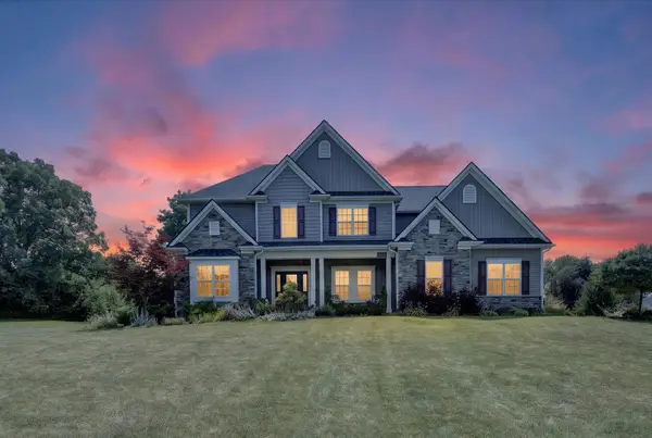7982 Donegal Court, Fenton, MI 48430