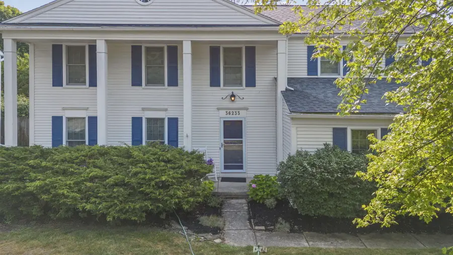 36233 Fredericksburg Road, Farmington, MI 48331 - #2