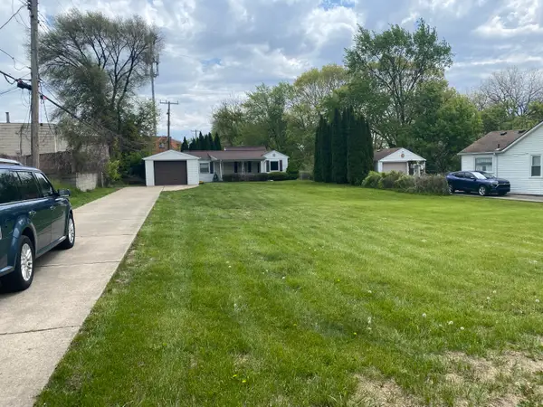 8060 S Lenore Avenue, DearbornHeights, MI 48127