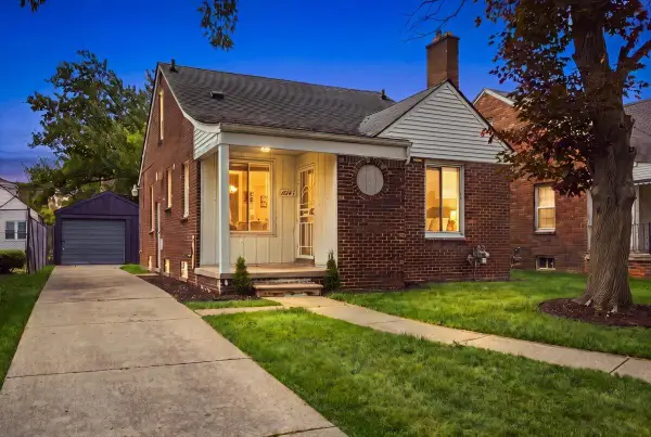 16143 Oakfield Street, Detroit, MI 48235