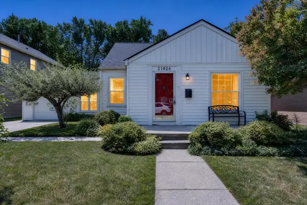 21824 S Elizabeth Street E, StClairShores, MI 48080