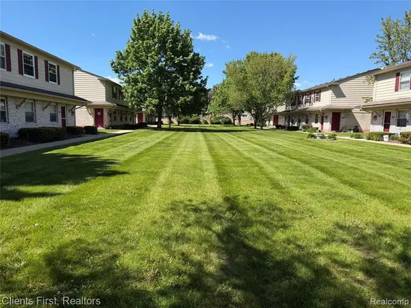 196 Princeton Drive, SouthLyon, MI 48178