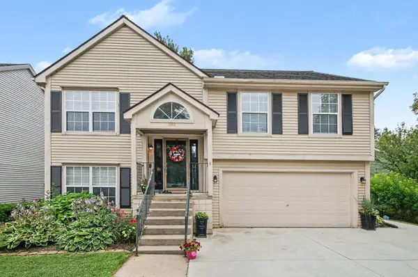 393 Princeton Drive, SouthLyon, MI 48178