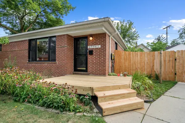 29941 Leona Court, GardenCity, MI 48135