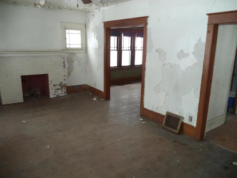 841 E 8th Street, Flint, MI 48503 - #2