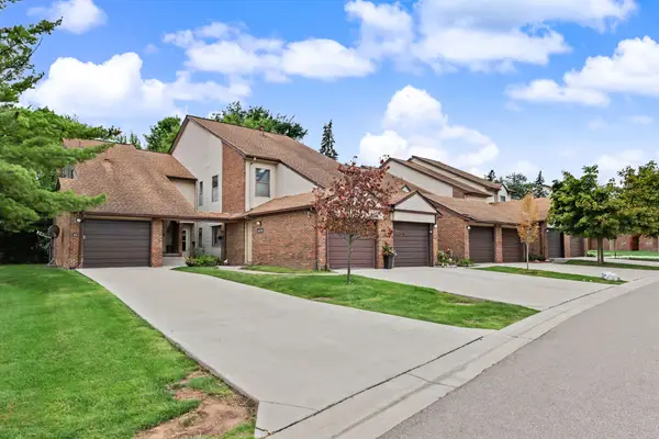 6600 Ridgefield Circle, WestBloomfield, MI 48322