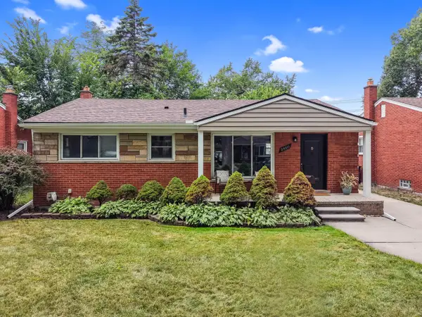 24011 Geneva Street, OakPark, MI 48237