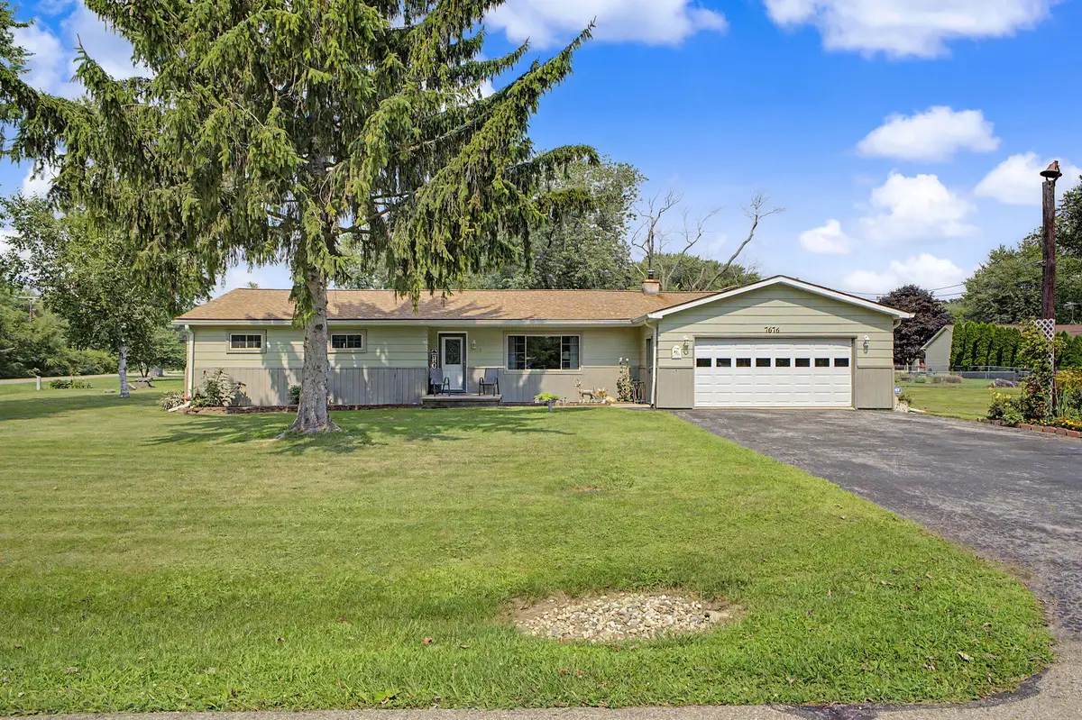 7676 Southmoor Drive, Monroe, MI 48161 - #1
