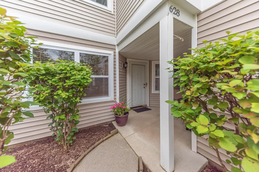 628 Riverstone Lane, Chelsea, MI 48118 - #3