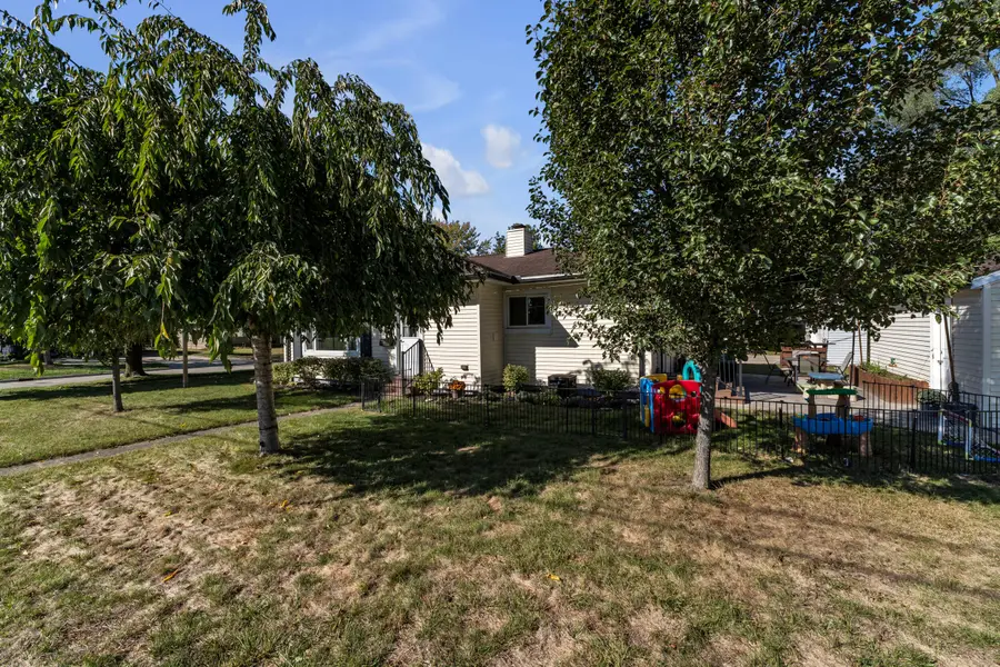 527 Arthur Street, Chelsea, MI 48118 - #3