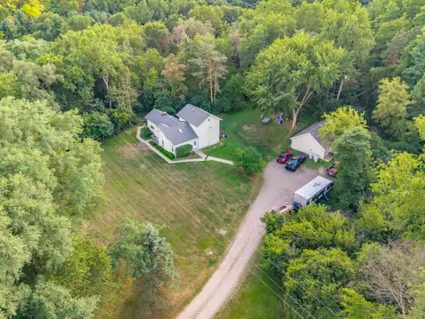 9798 Mcgregor Road, Pinckney, MI 48169