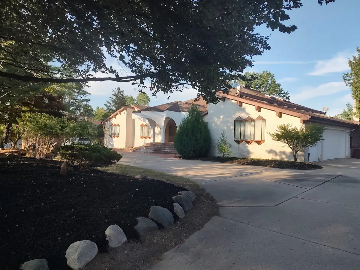 3541 Ridgeview Court, Bloomfield, MI 48302 - #1
