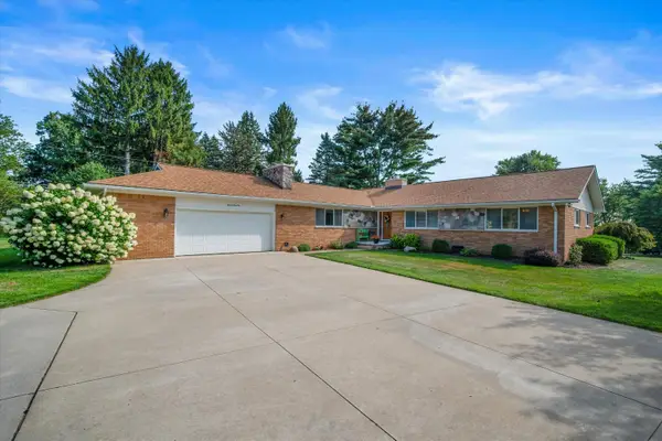 1161 Fox Hills Drive, Howell, MI 48843