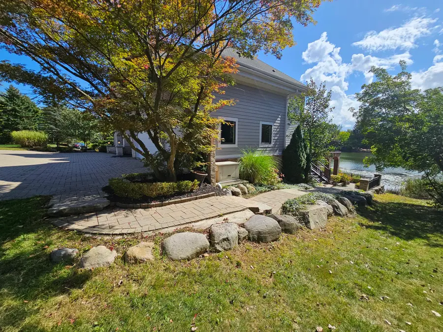 3367 Lone Pine Road, West Bloomfield, MI 48323 - #2