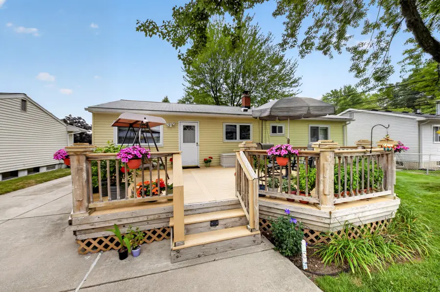 9027 Butwell Street, Livonia, MI 48150 - #3