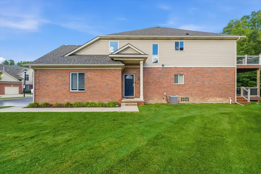 29442 Woodpark Circle, Warren, MI 48092 - #3