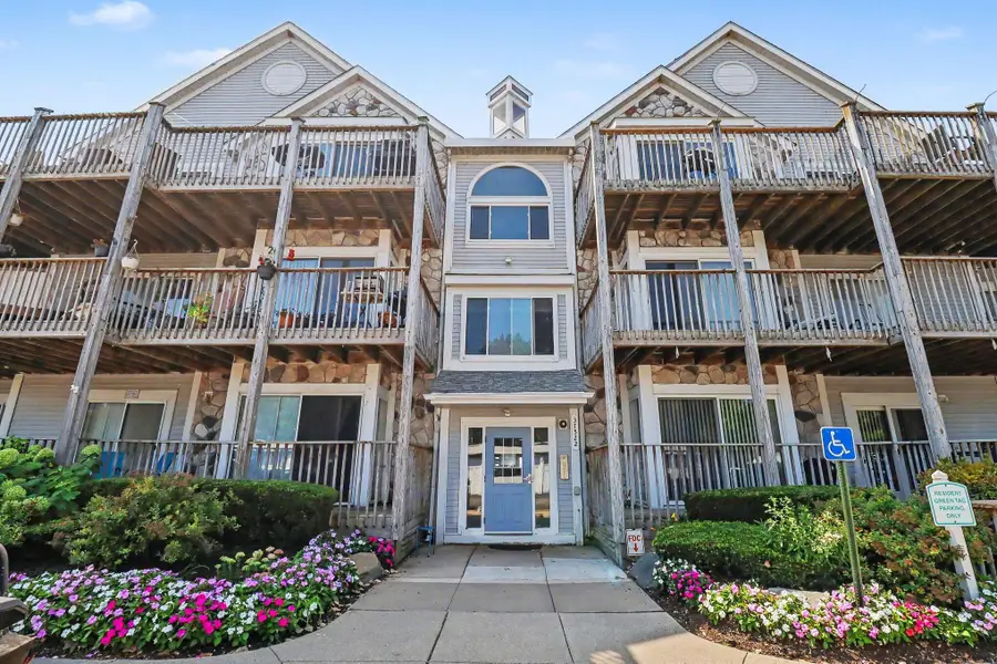 37522 Jefferson Avenue Unit: 103, Harrison Township, MI 48045 - #2