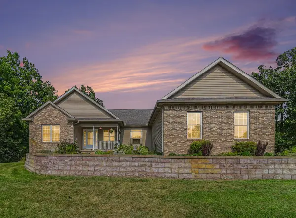 14505 Meadowpark Drive, Pinckney, MI 48169