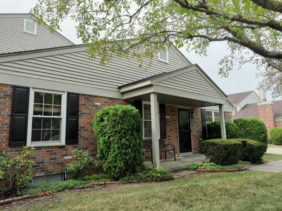 15810 Cambridge Drive, Clinton, MI 48038 - #3