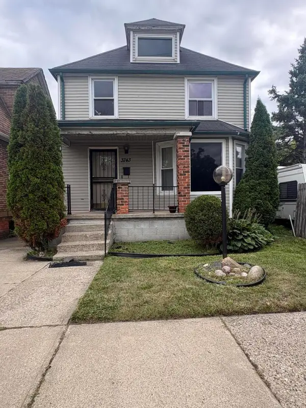 3743 W Moore Place, Detroit, MI 48208