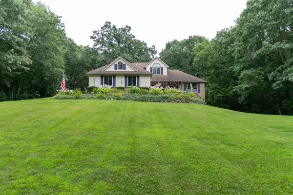 2589 Fisk Road, Howell, MI 48843