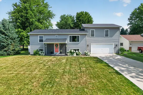 438 South Street, Blissfield, MI 49228