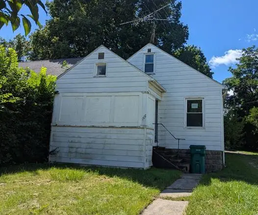 1527 Robertson Avenue, Lansing, MI 48915