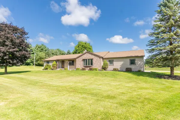 8151 Joda Drive, Brighton, MI 48114