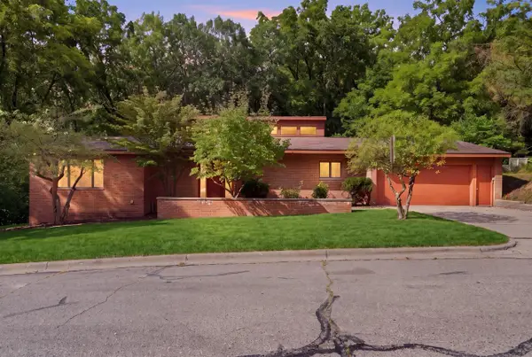 17 Regent Drive, AnnArbor, MI 48104