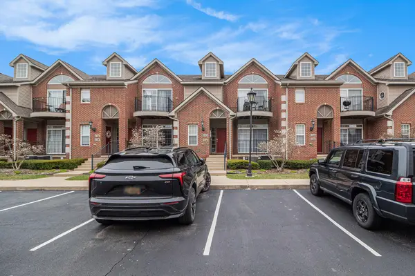 222 W Oakbrook Drive, AnnArbor, MI 48103