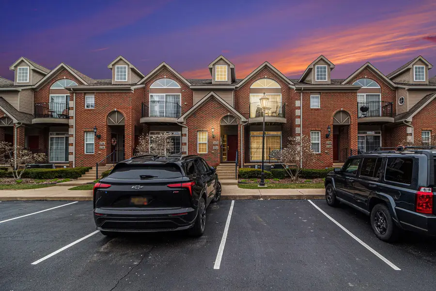 222 W Oakbrook Drive, Ann Arbor, MI 48103 - #2