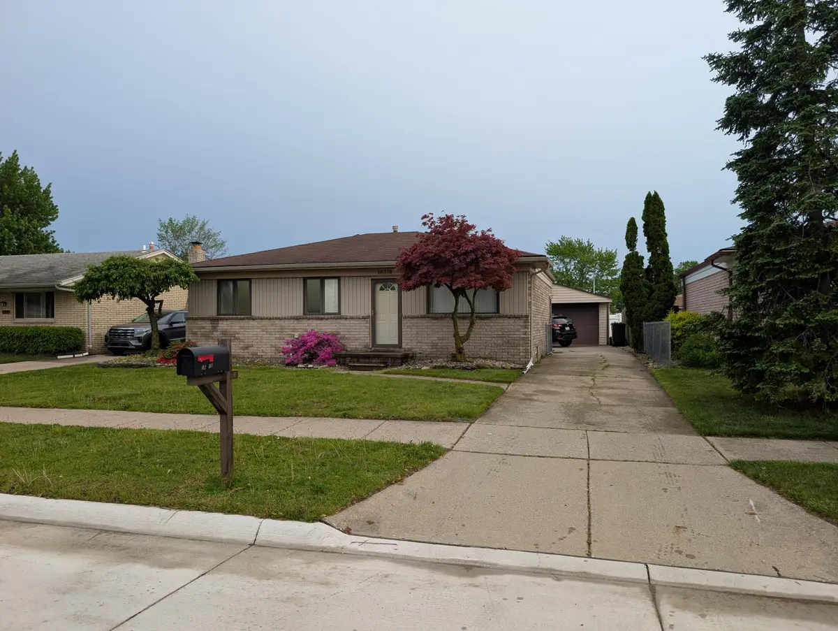 16318 Wellington Avenue, Roseville, MI 48066 - #1