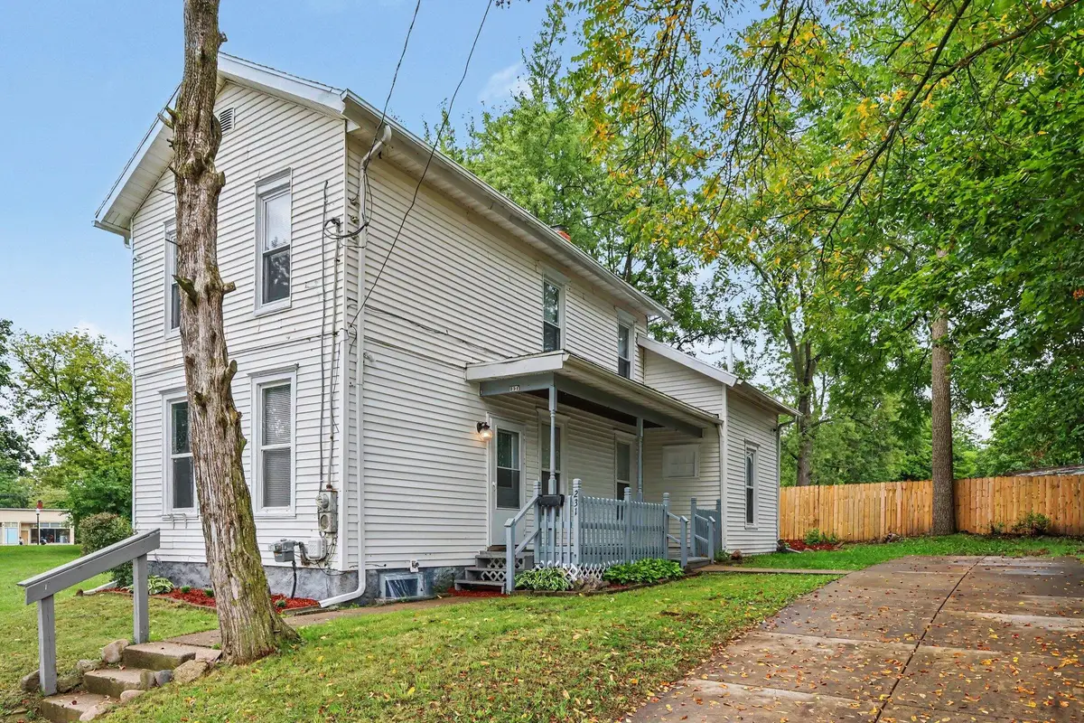 231 W Biddle Street, Jackson, MI 49203 - #1