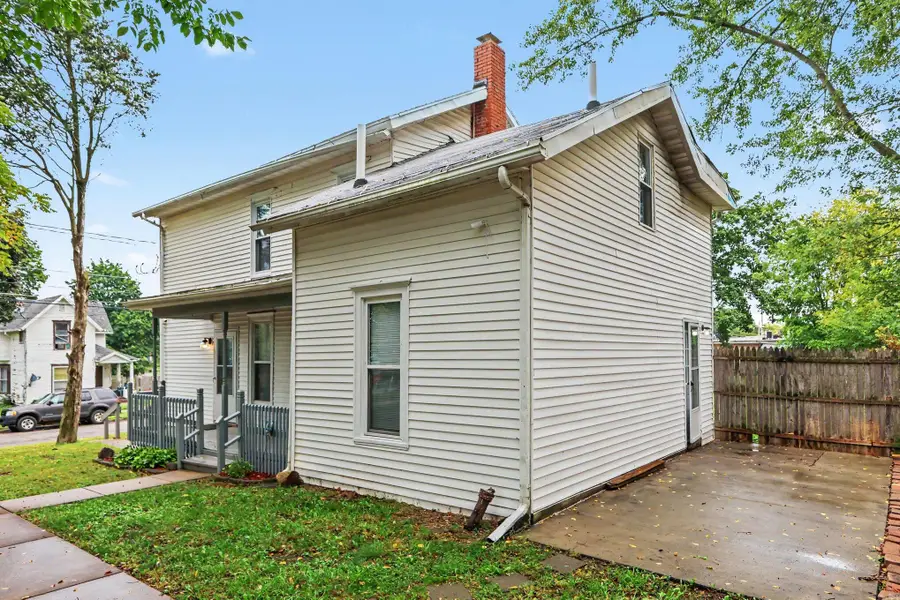 231 W Biddle Street, Jackson, MI 49203 - #2