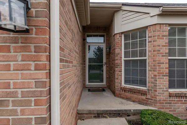 106 Carson Drive, Westland, MI 48185