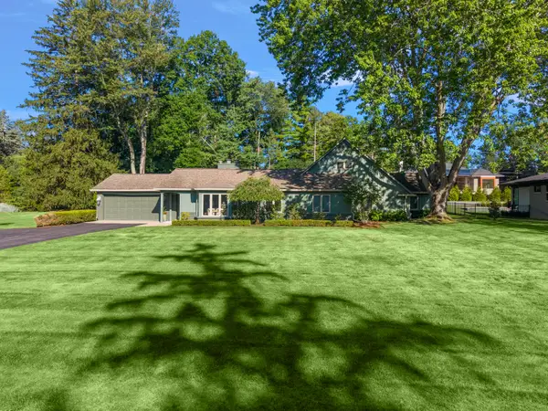 6230 Darramoor Road, BloomfieldHills, MI 48301