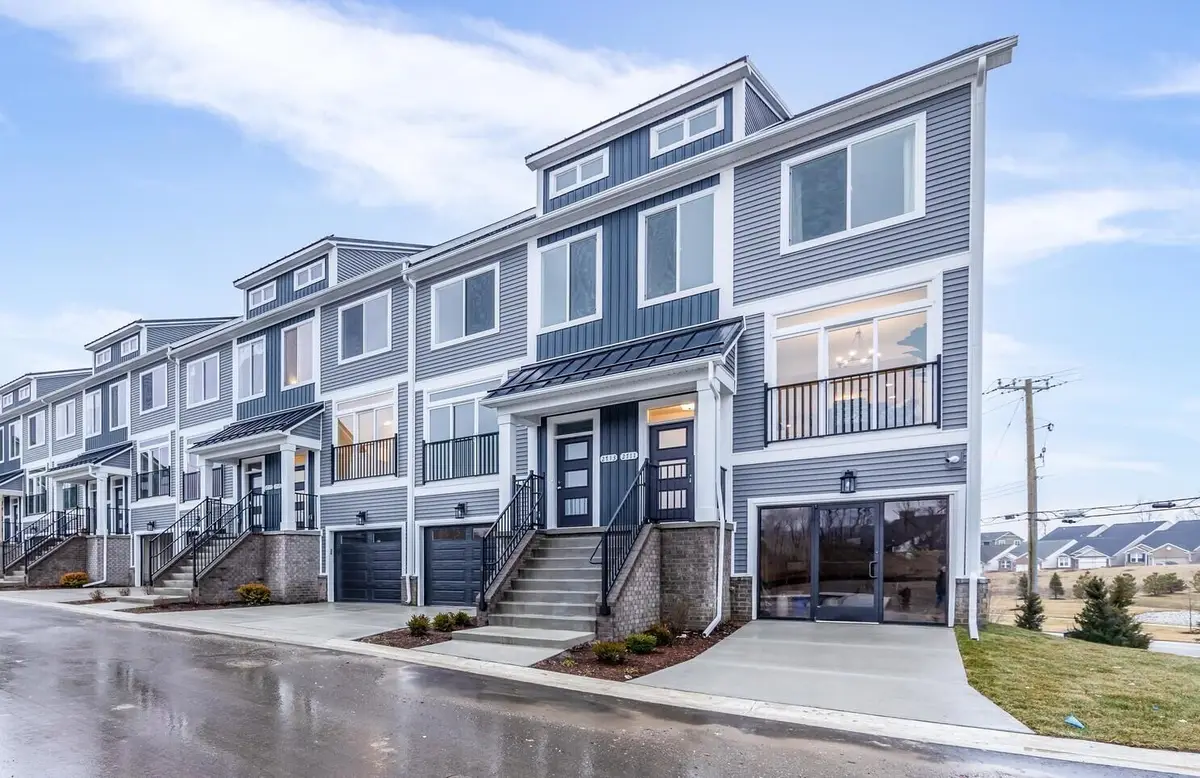 2711 Bristol Rdg Drive Building: A Unit: 1, Ann Arbor, MI 48105 - #1