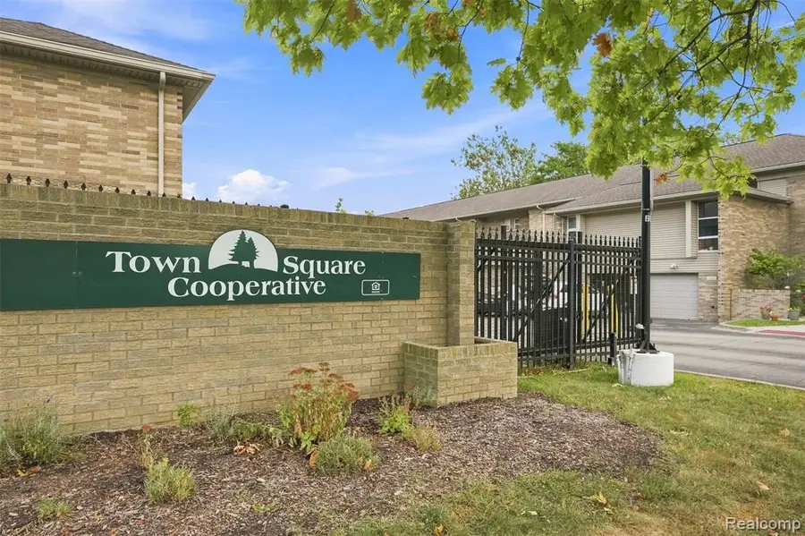 1102 Saint Aubin Place, Detroit, MI 48207 - #2