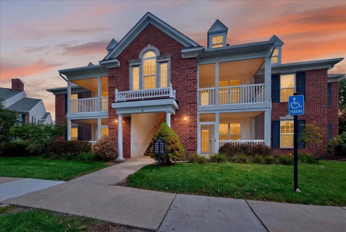 932 W Summerfield Glen Circle, Scio, MI 48103 - #1