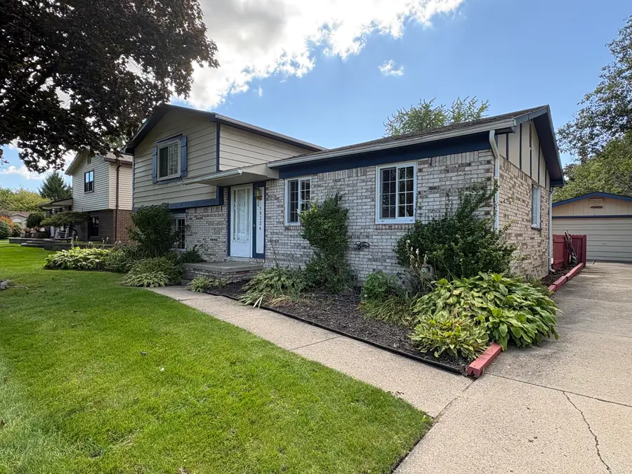 19324 Todd Drive, Clinton, MI 48038 - #2