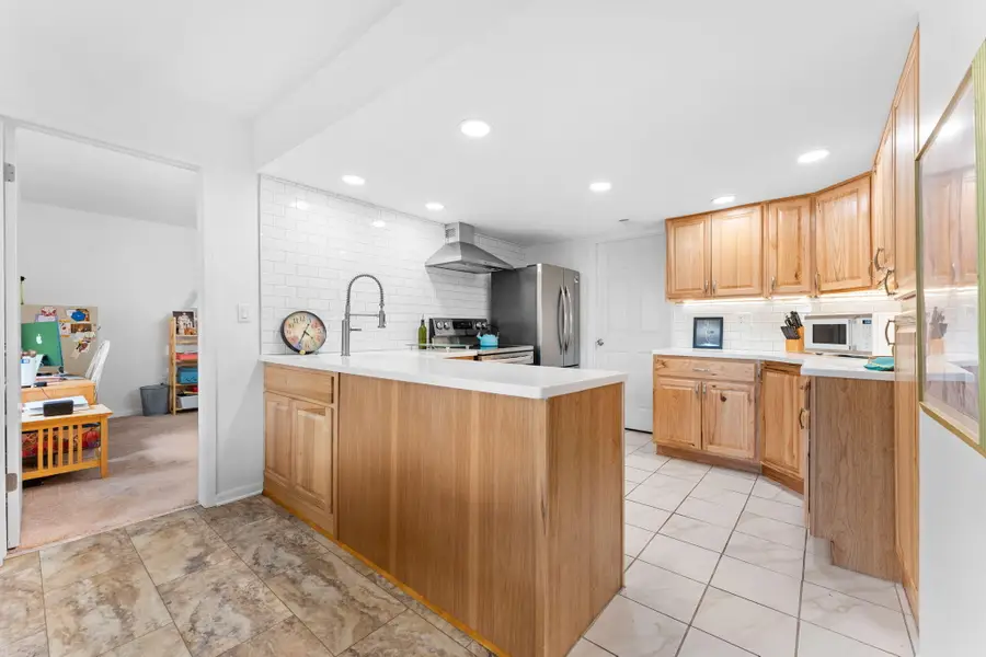 1660 Cliffs Landing Unit: 102, Ypsilanti, MI 48198 - #3