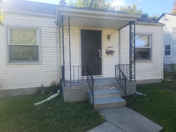 18802 Woodcrest Street, HarperWoods, MI 48225