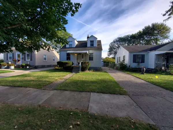 18965 Elkhart Street, HarperWoods, MI 48225