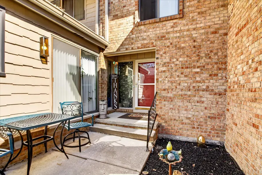 7105 Pebble Park Drive, West Bloomfield, MI 48322 - #3